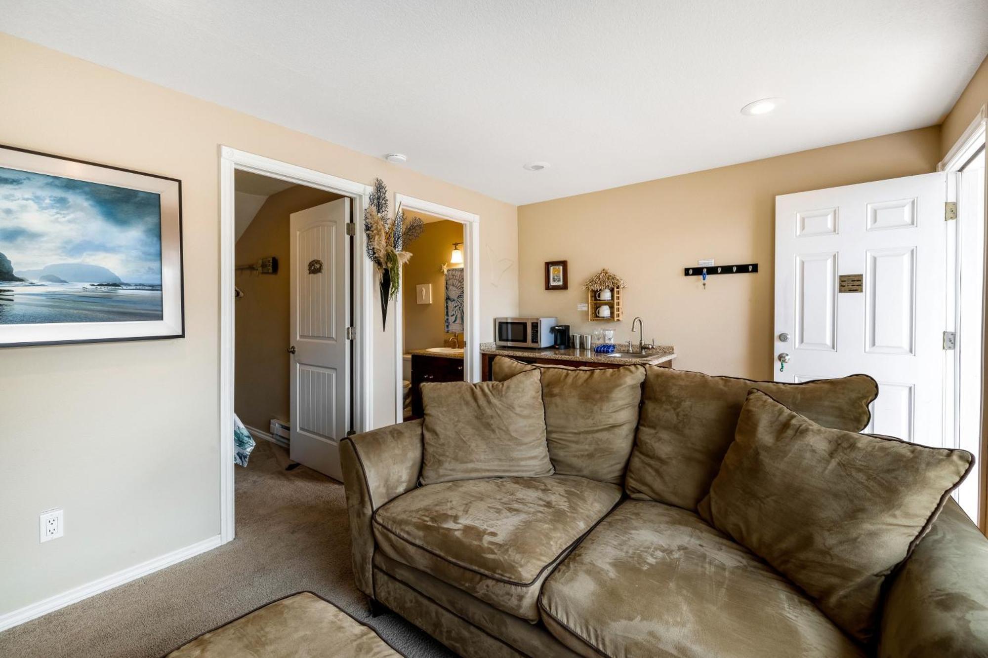Captain'S Quarters And Cabins Depoe Bay Chambre photo