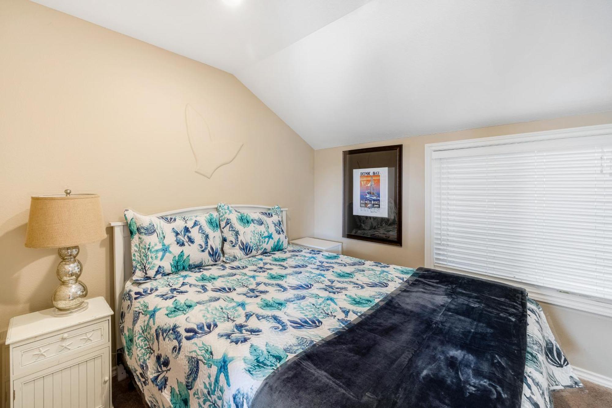 Captain'S Quarters And Cabins Depoe Bay Chambre photo