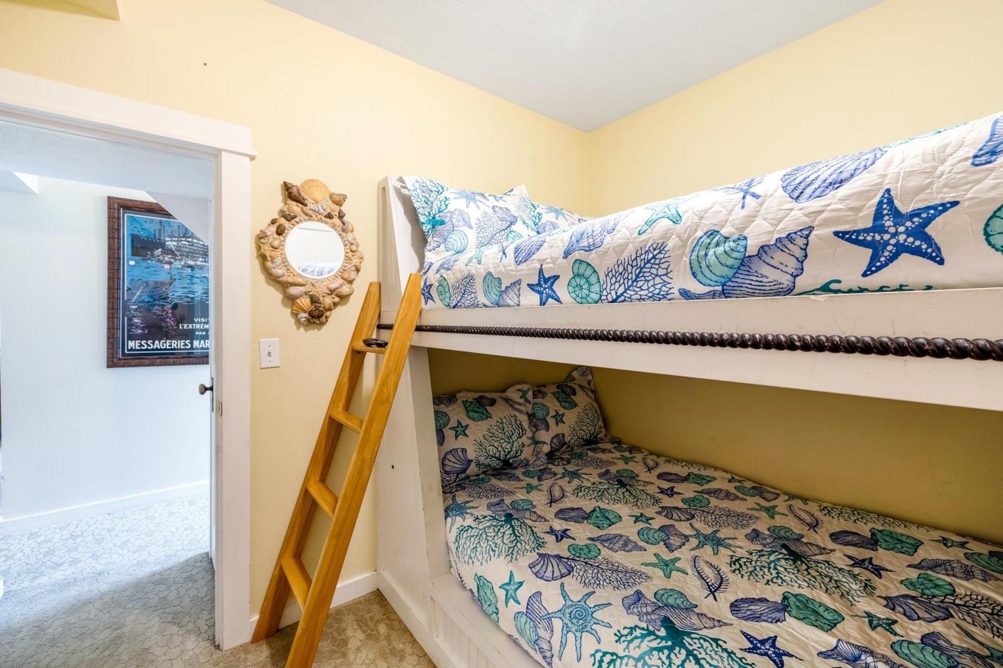 Captain'S Quarters And Cabins Depoe Bay Chambre photo